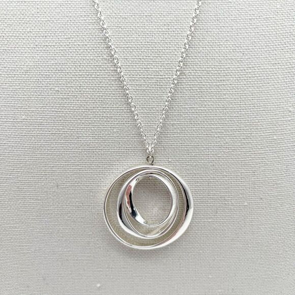 Vintage Silver Tone Marked NRQ Graduated 3 Oval Pendant Necklace 27.5” - Picture 2 of 7